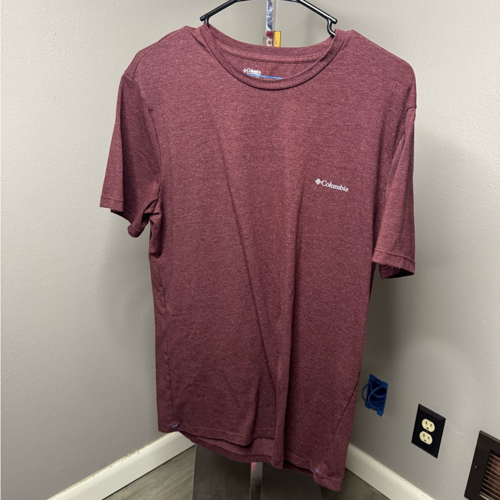 Columbia Men's Burgundy Short Sleeve Tee